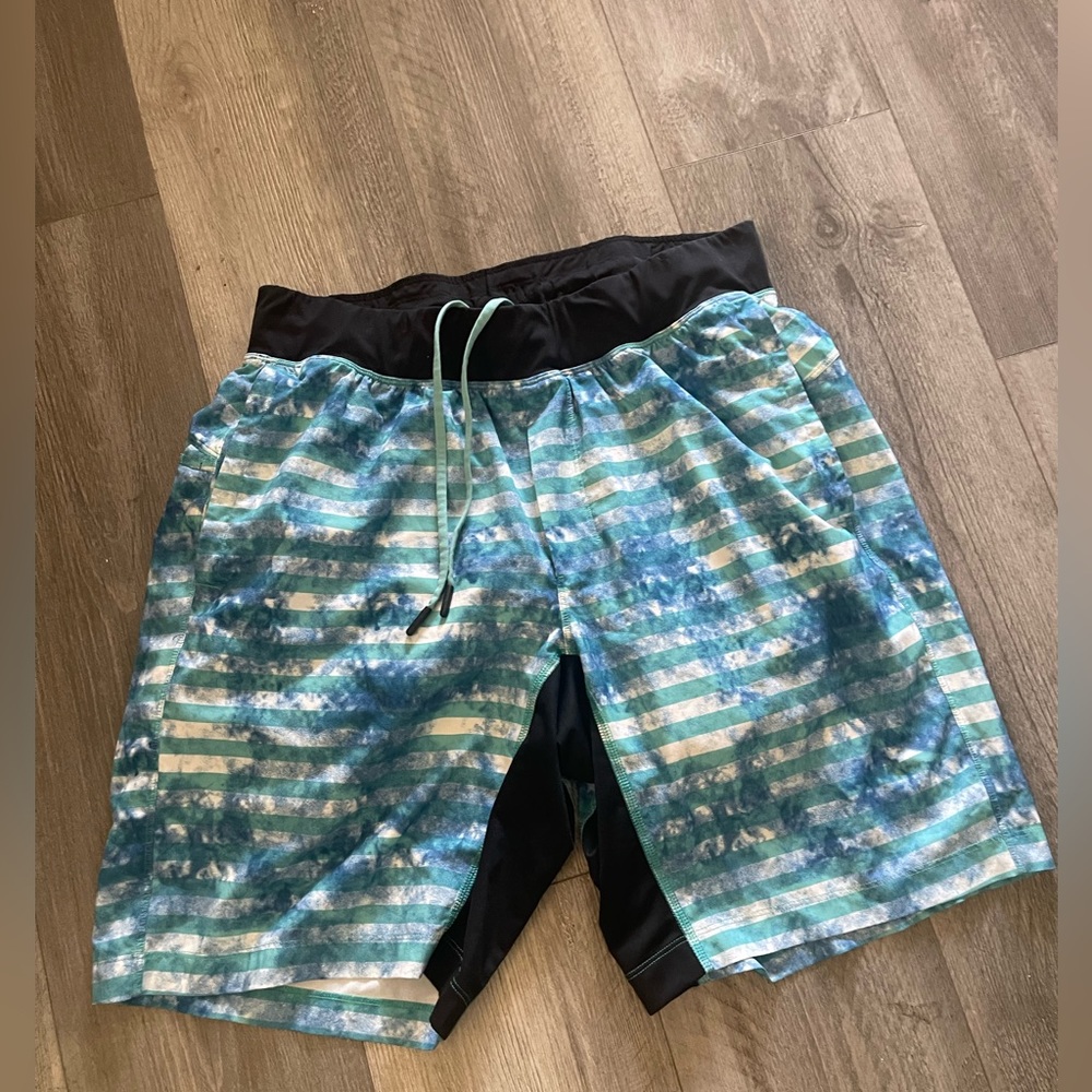 Lululemon THE T.H.E Shorts Lined 9in Tidal Stripe White Arctic Teal